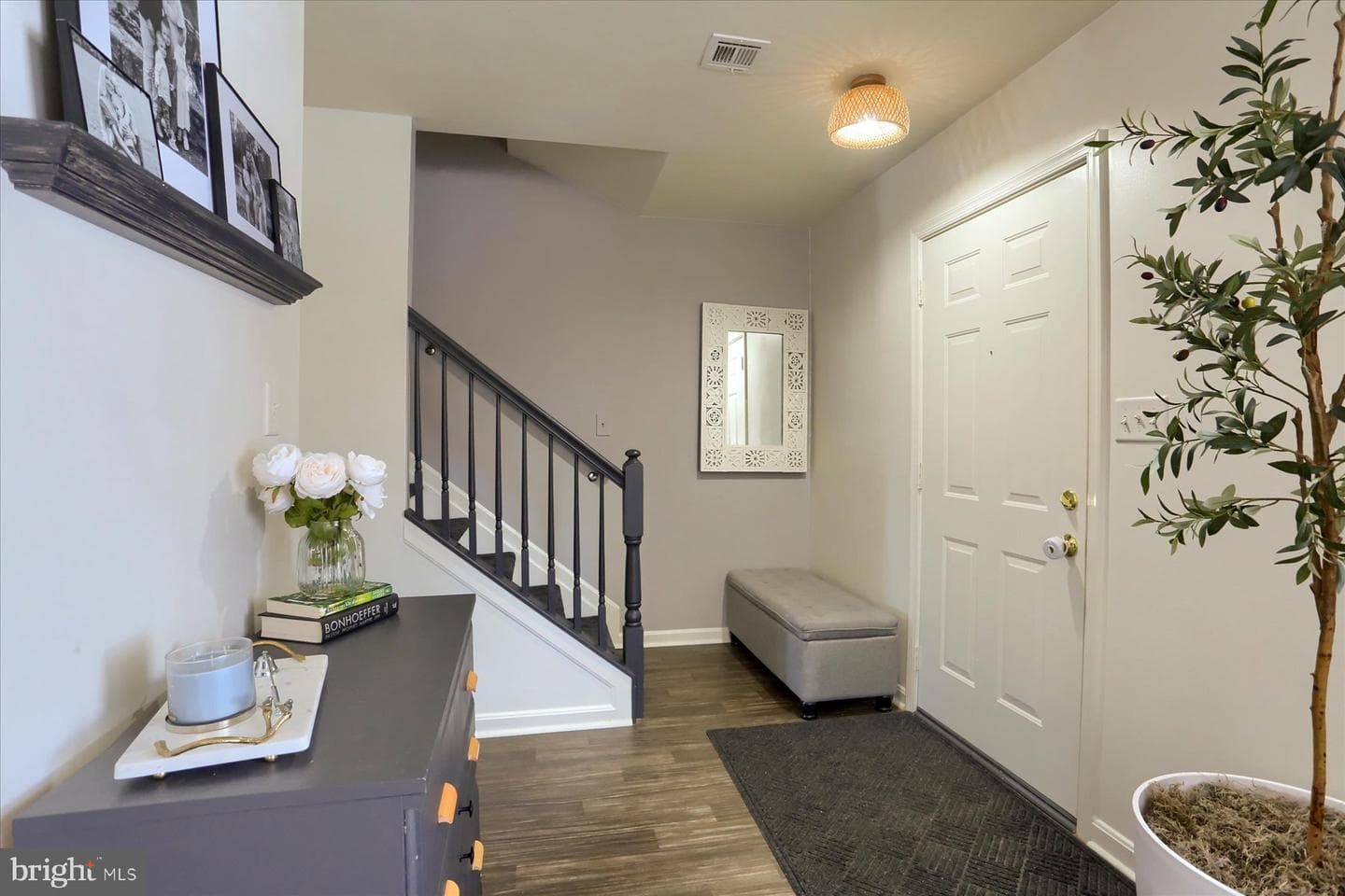 115 Melbourne Lane photo 2