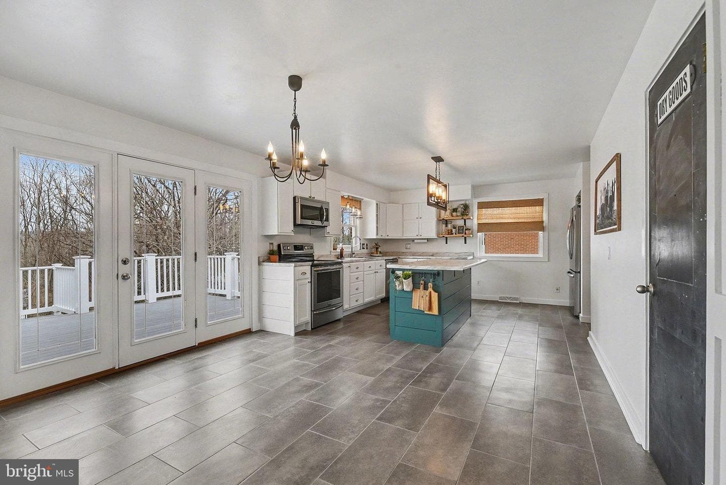 208 Ridge Hill Road photo 4