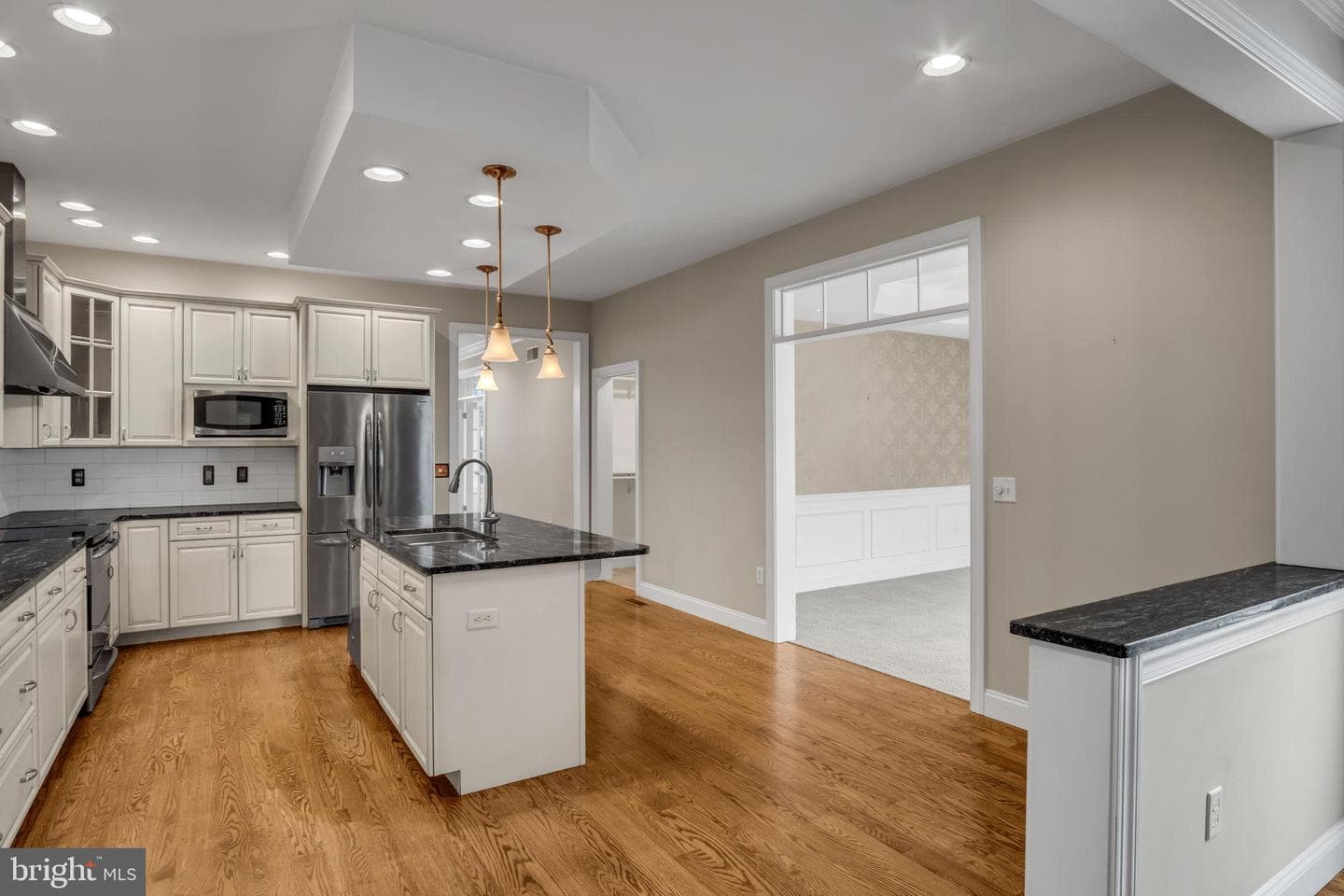 6 Jamestown Square photo 16
