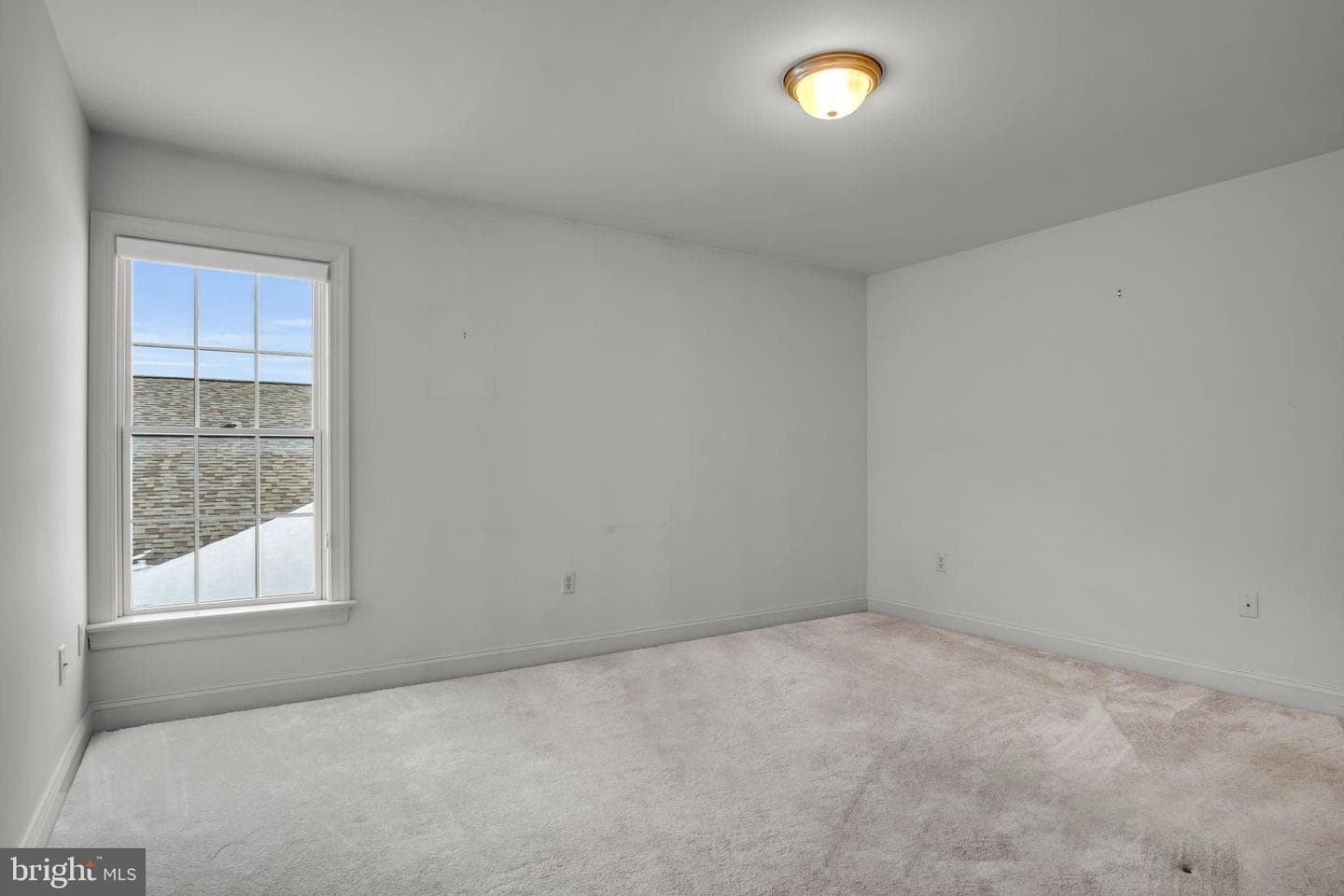 6 Jamestown Square photo 35