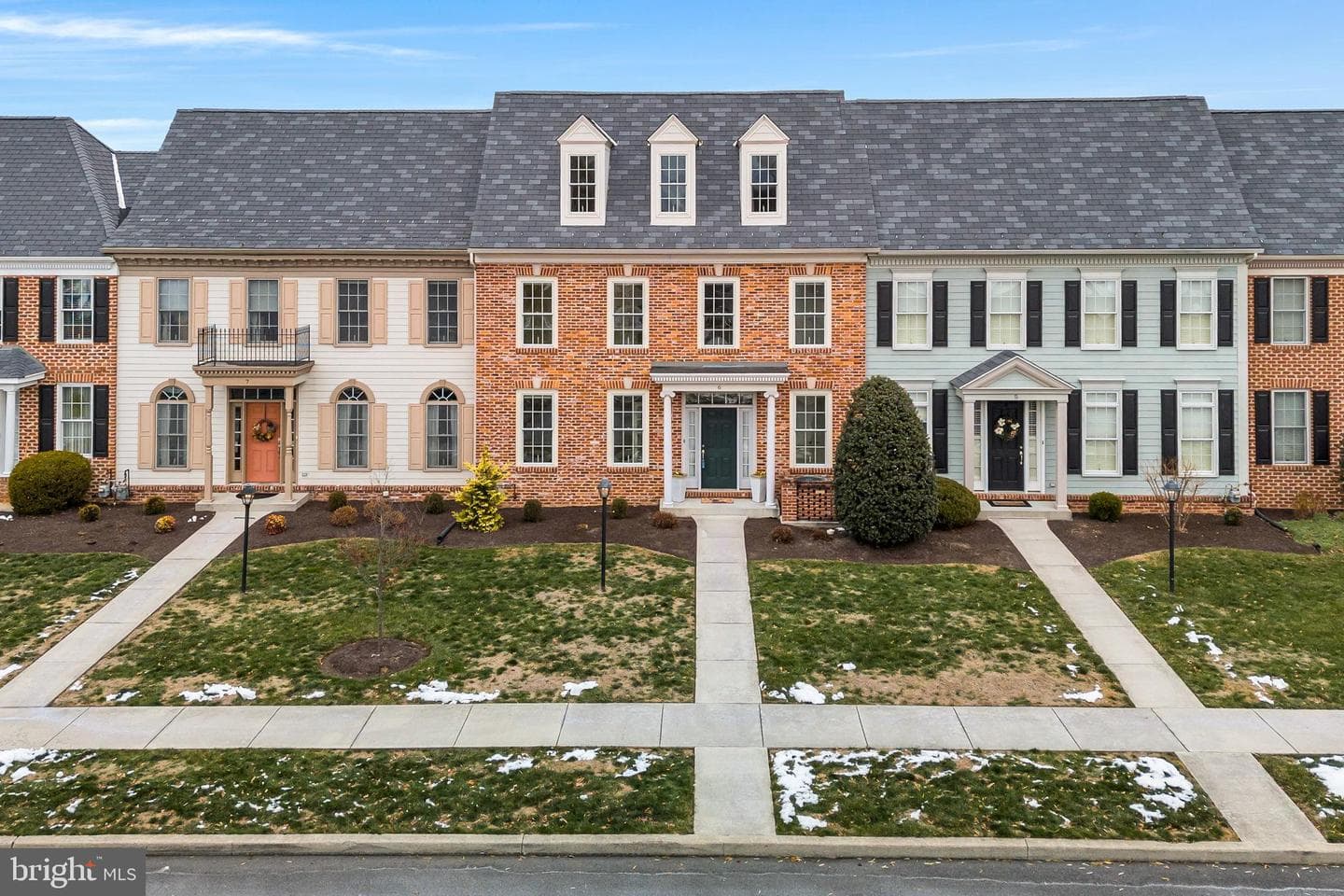 6 Jamestown Square photo 42