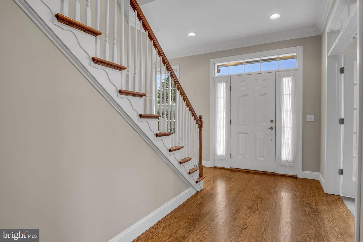 6 Jamestown Square photo 6