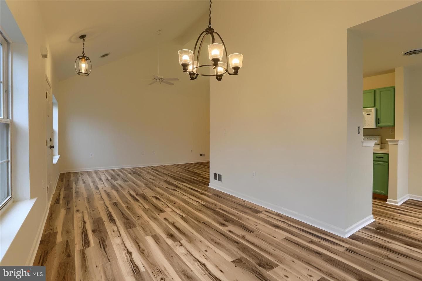 87 Courtyard Drive photo 10