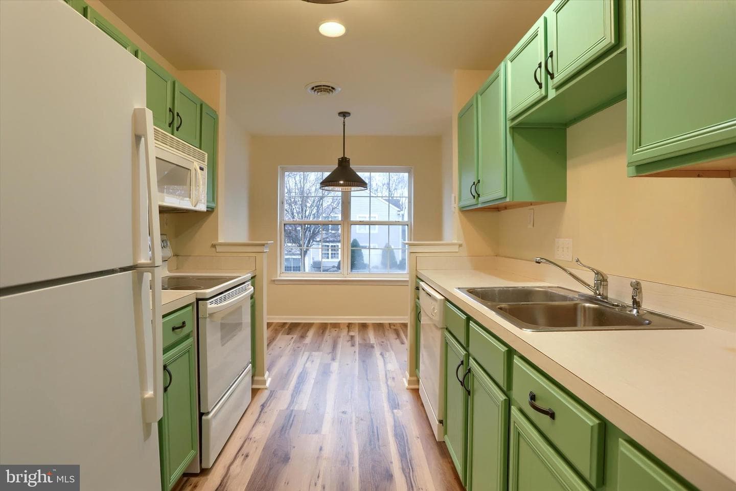 87 Courtyard Drive photo 14