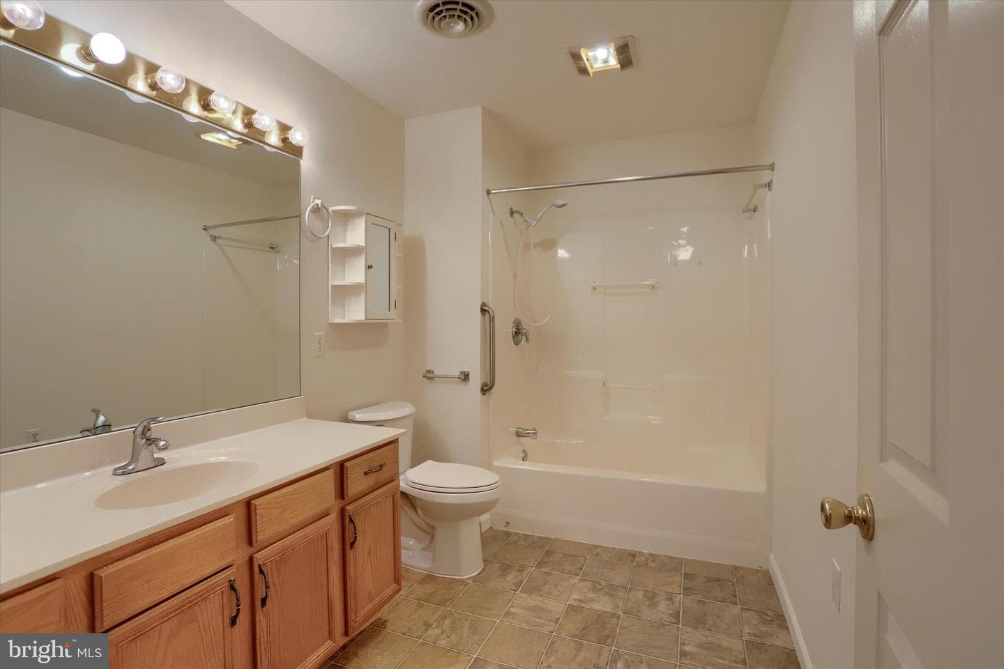 87 Courtyard Drive photo 18