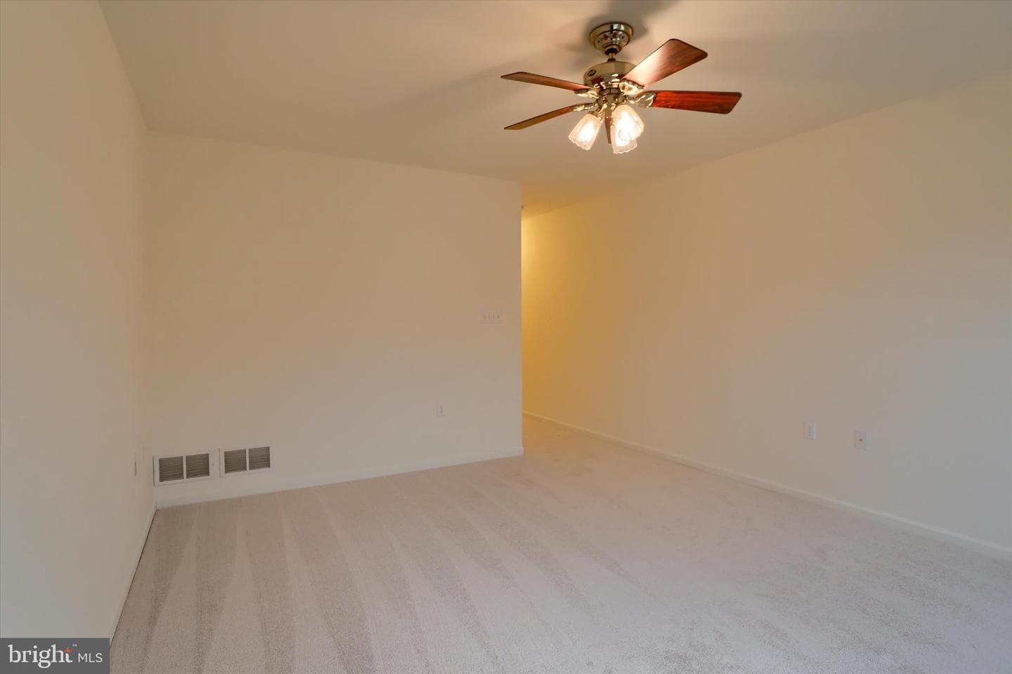 87 Courtyard Drive photo 22
