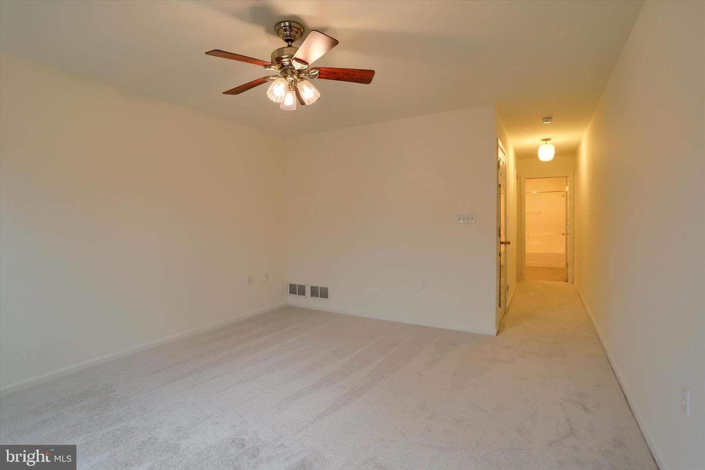 87 Courtyard Drive photo 23
