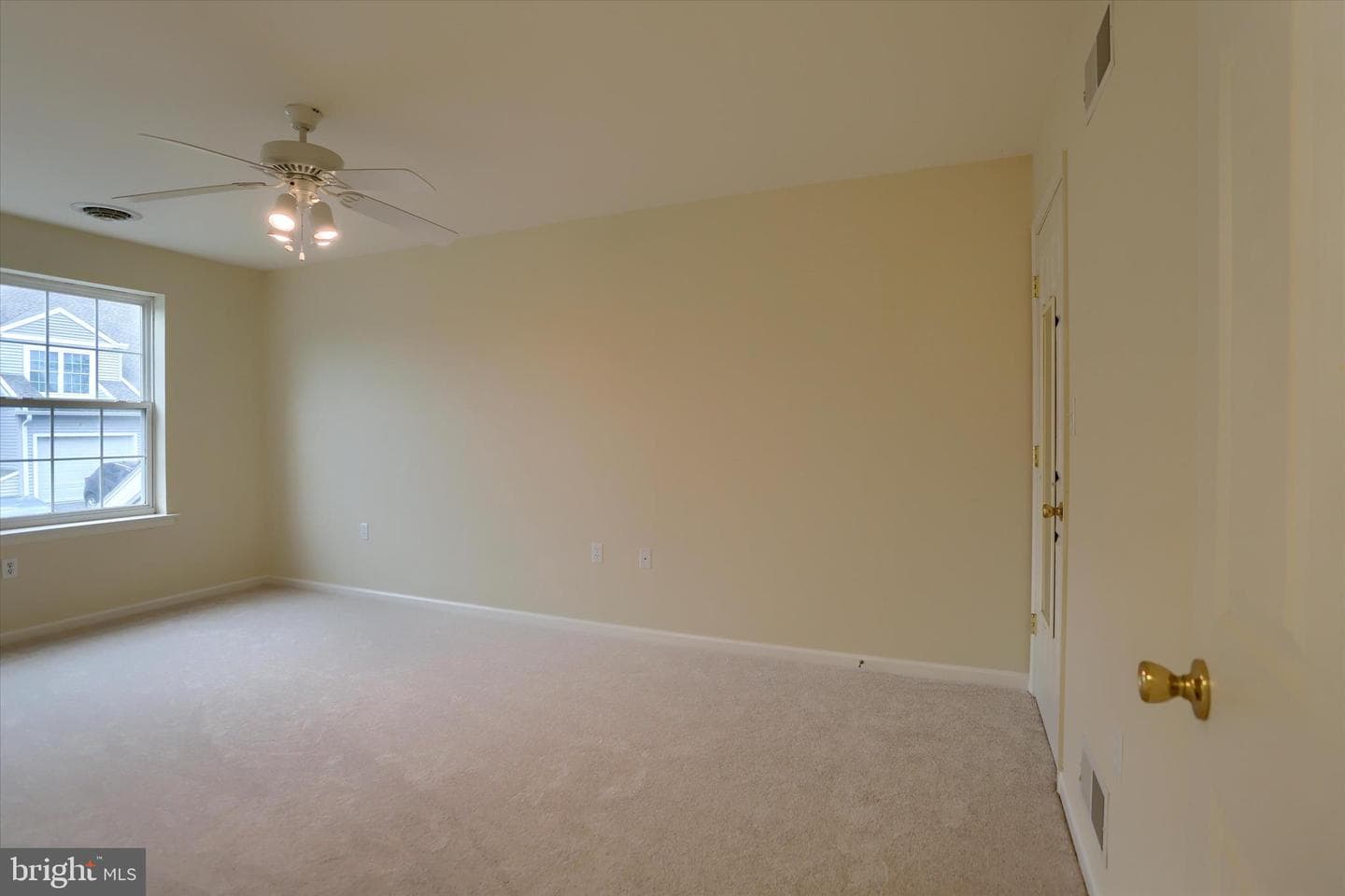 87 Courtyard Drive photo 24