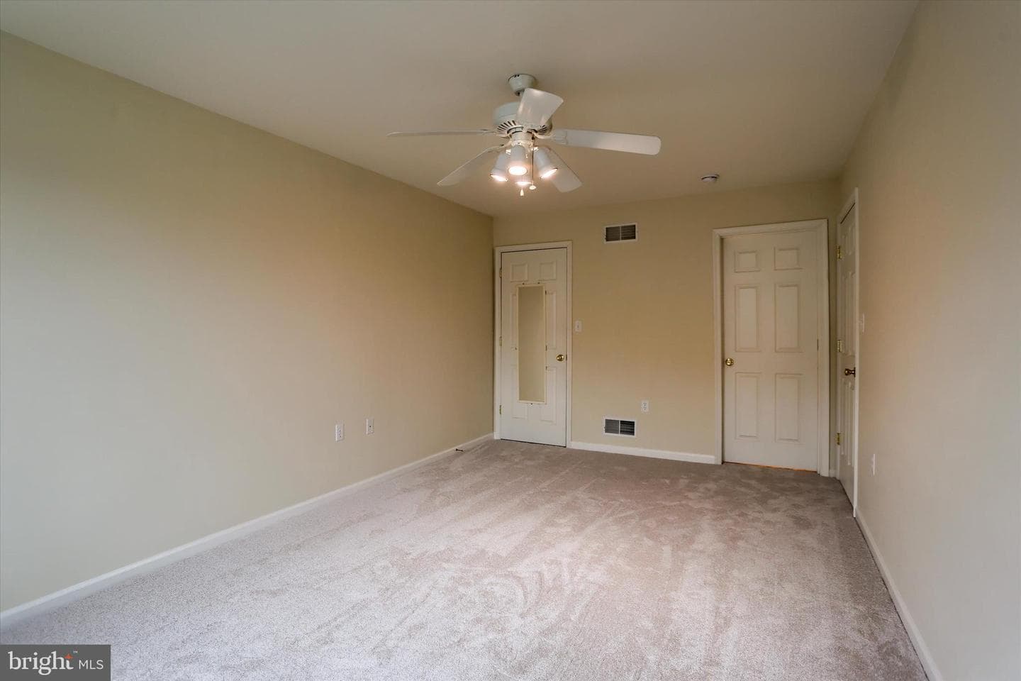 87 Courtyard Drive photo 26