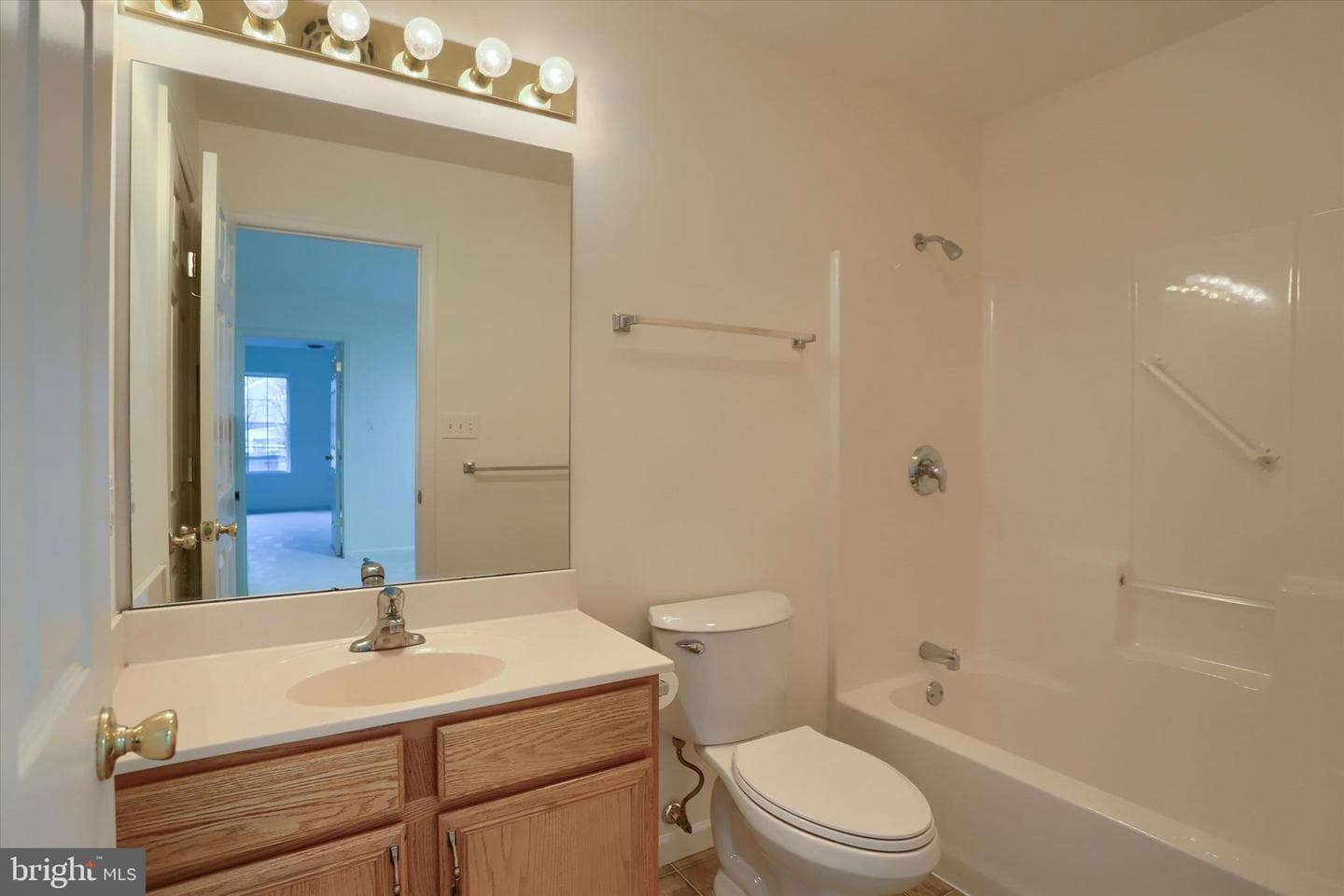 87 Courtyard Drive photo 28