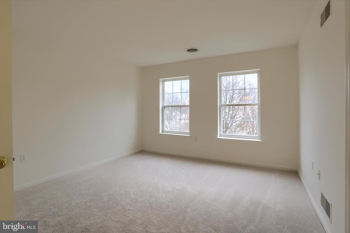 87 Courtyard Drive photo 32