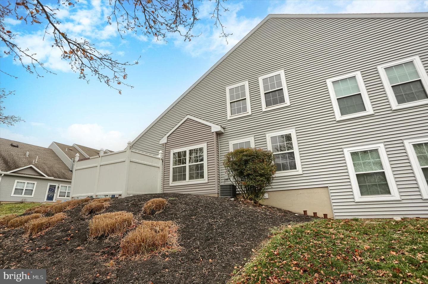 87 Courtyard Drive photo 38
