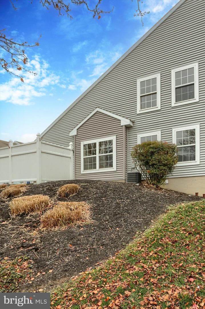 87 Courtyard Drive photo 39