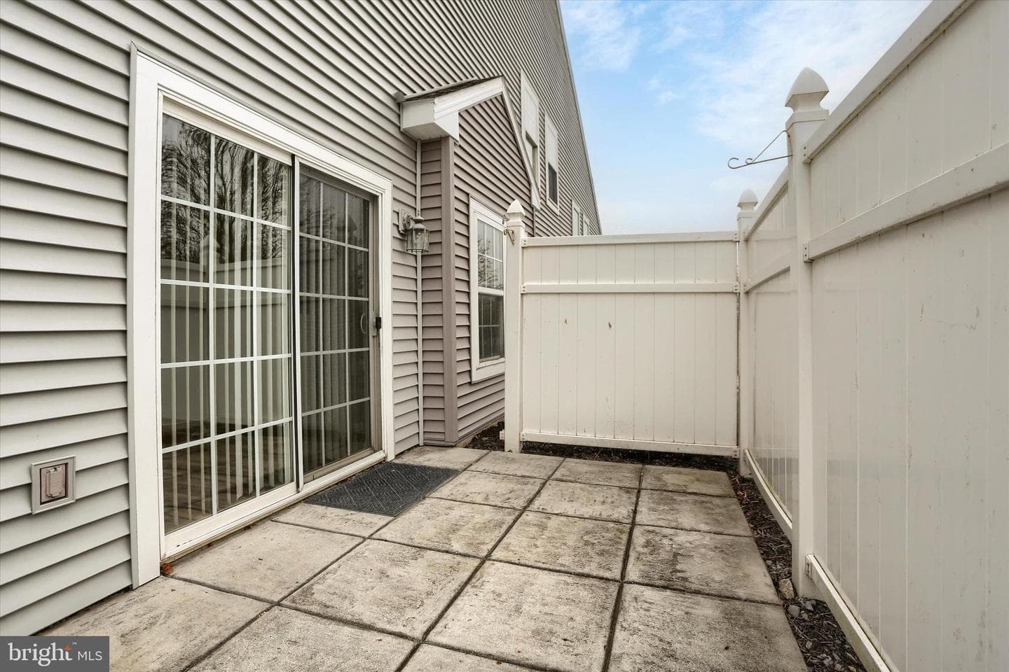 87 Courtyard Drive photo 5