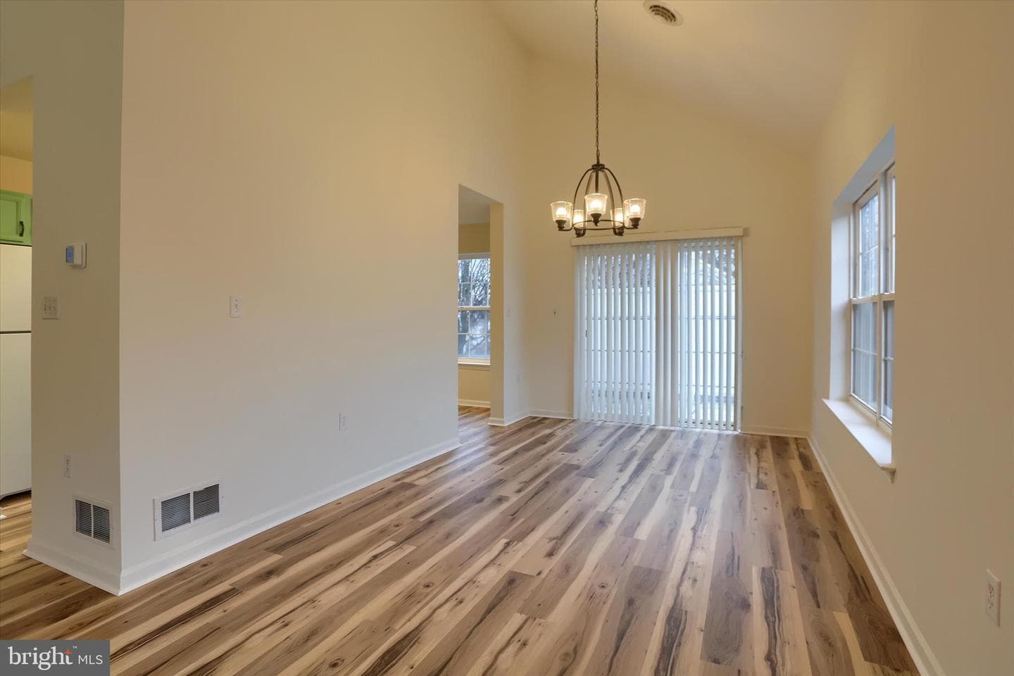87 Courtyard Drive photo 9