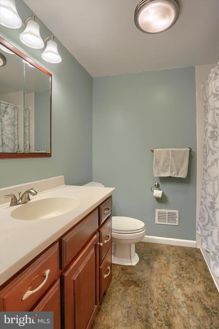 3425 Logan Street photo 32