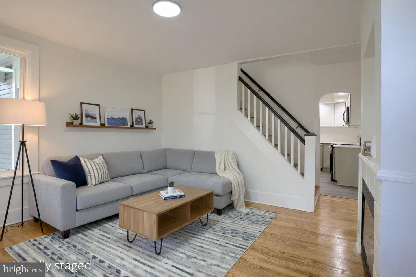 419 W Simpson Street photo 2