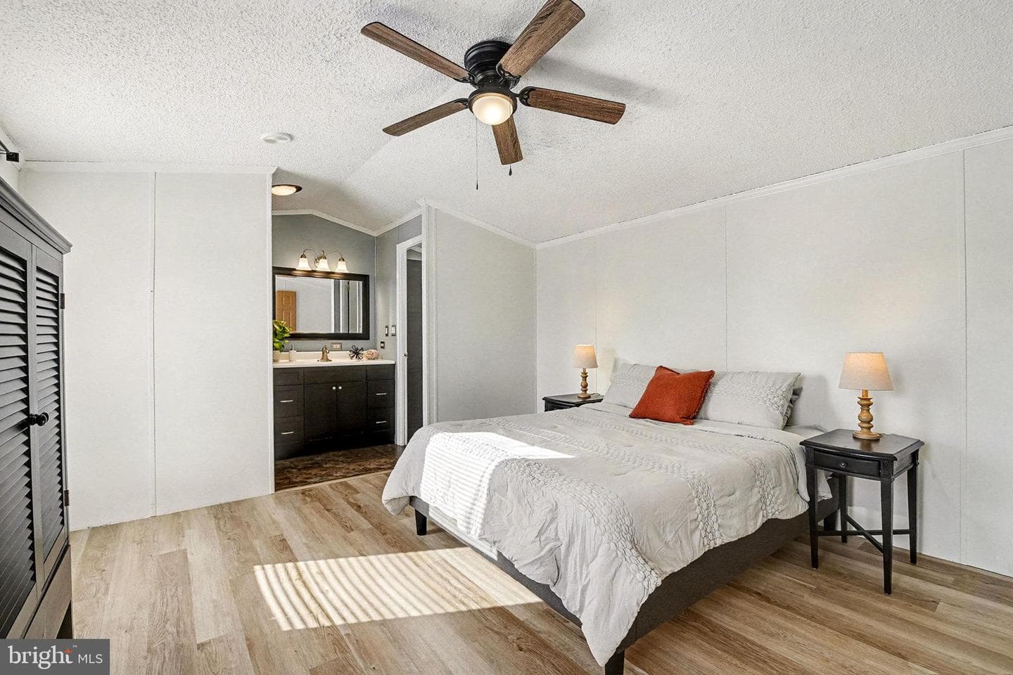 24 Hathaway Drive photo 10