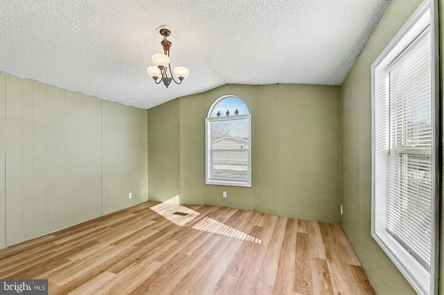 24 Hathaway Drive photo 16