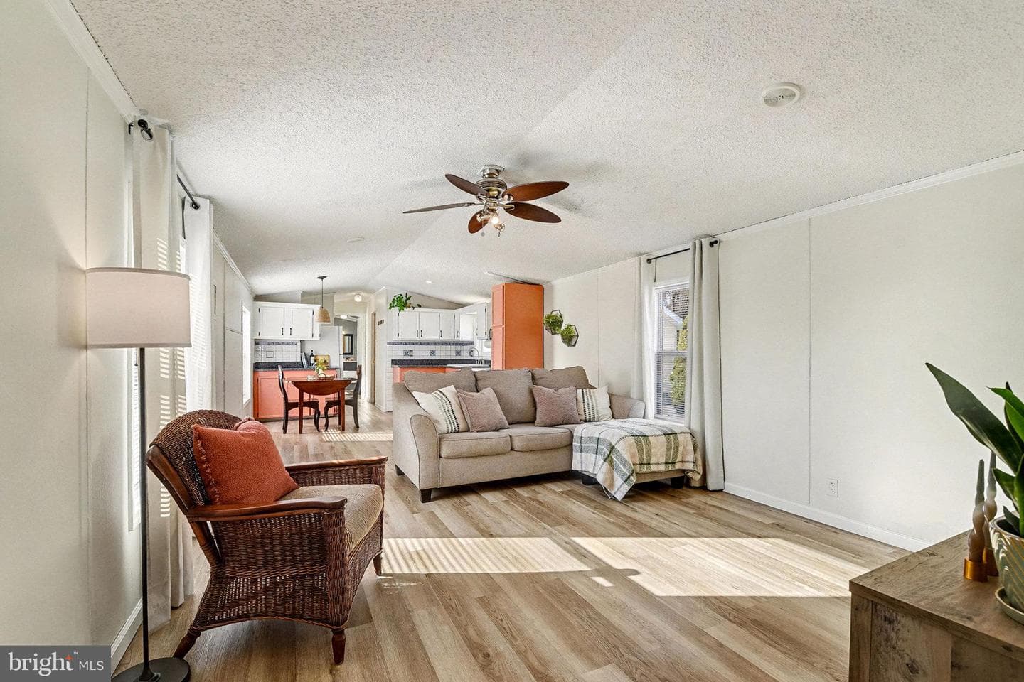 24 Hathaway Drive photo 4