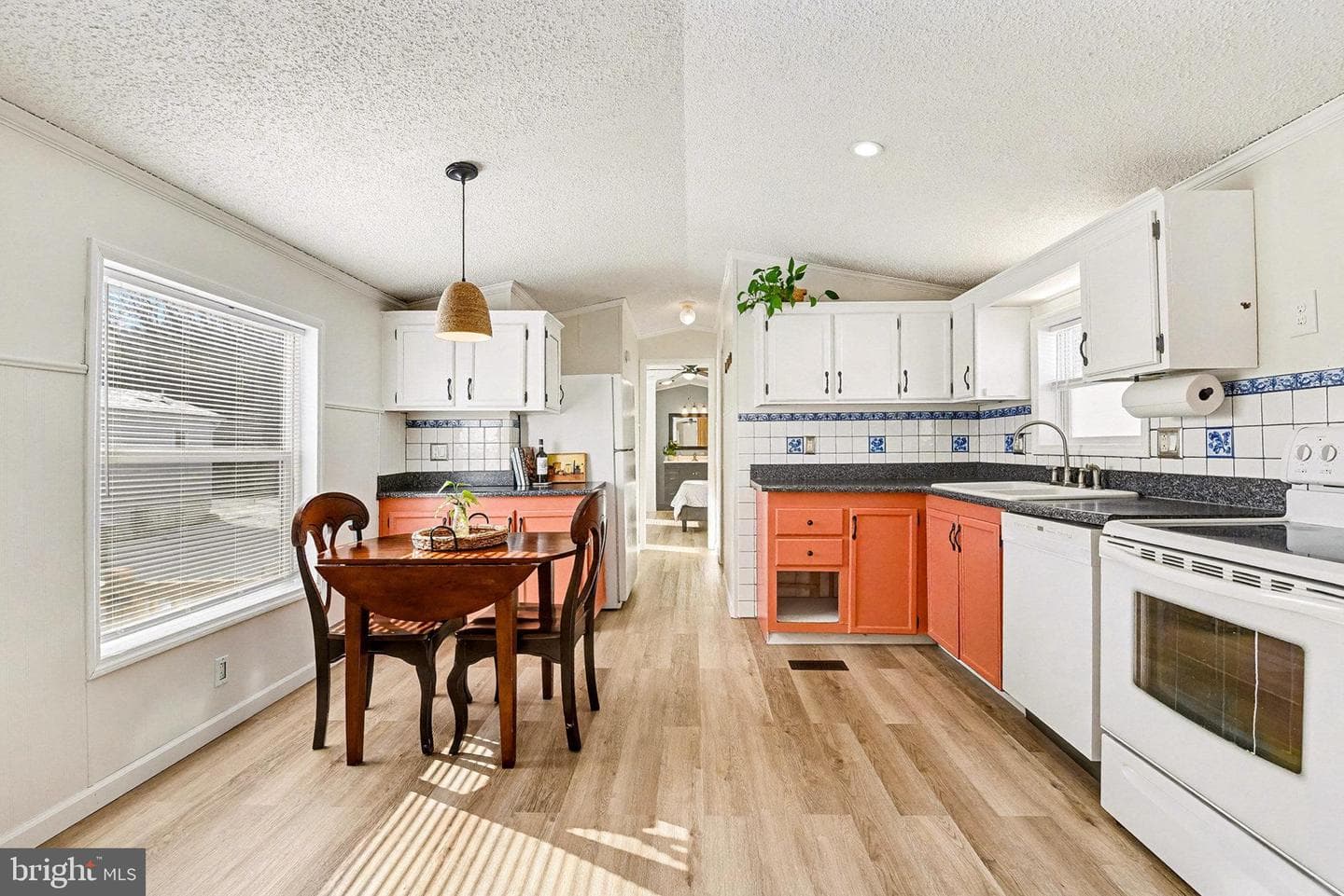 24 Hathaway Drive photo 6
