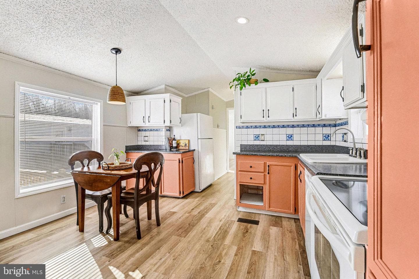 24 Hathaway Drive photo 7
