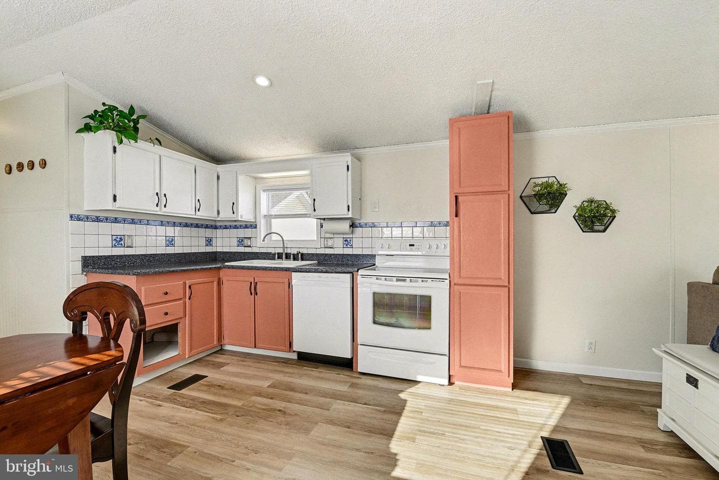 24 Hathaway Drive photo 8