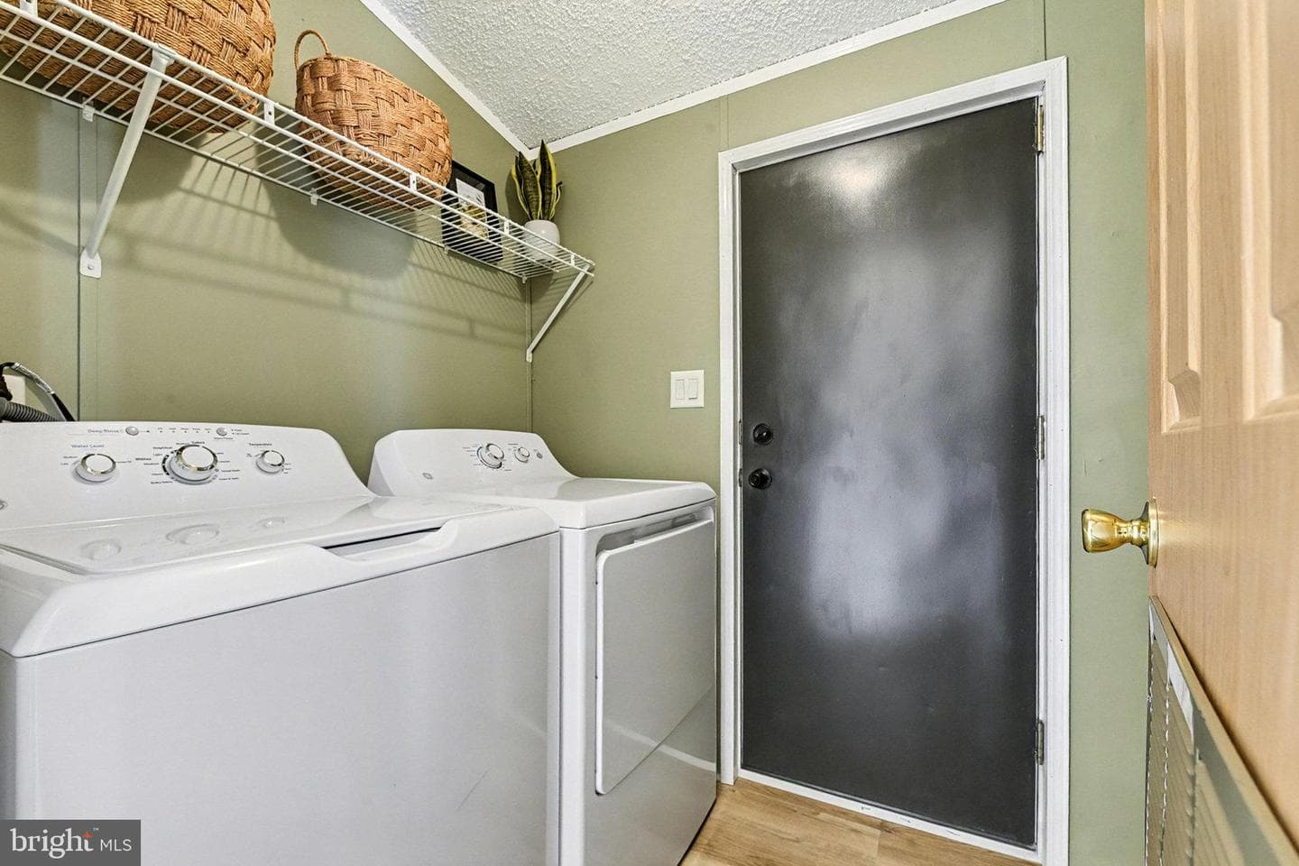 24 Hathaway Drive photo 9
