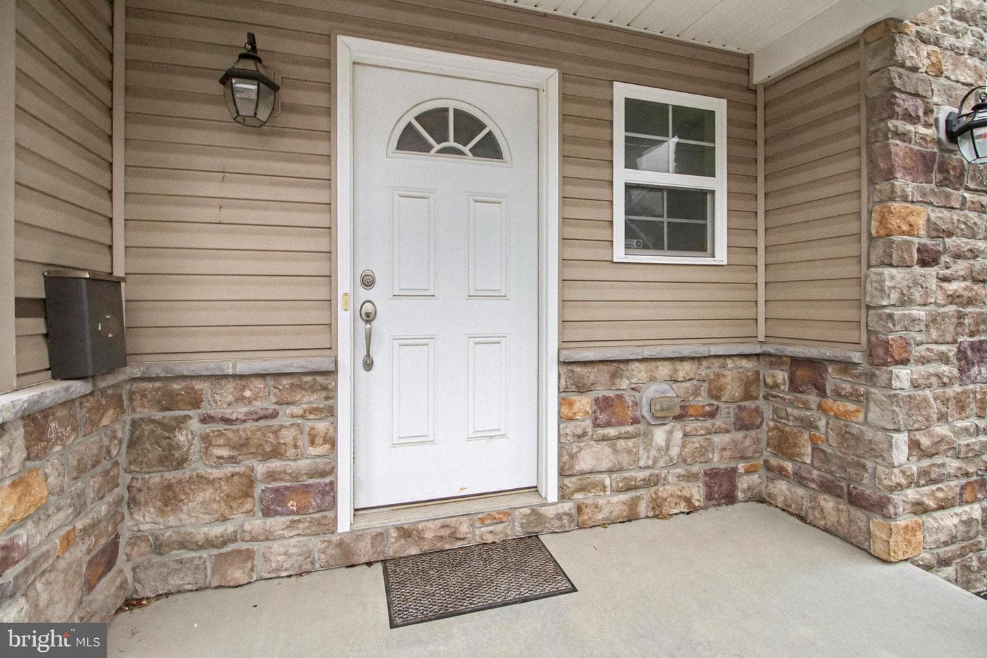 829 Spring Rock Court photo 3