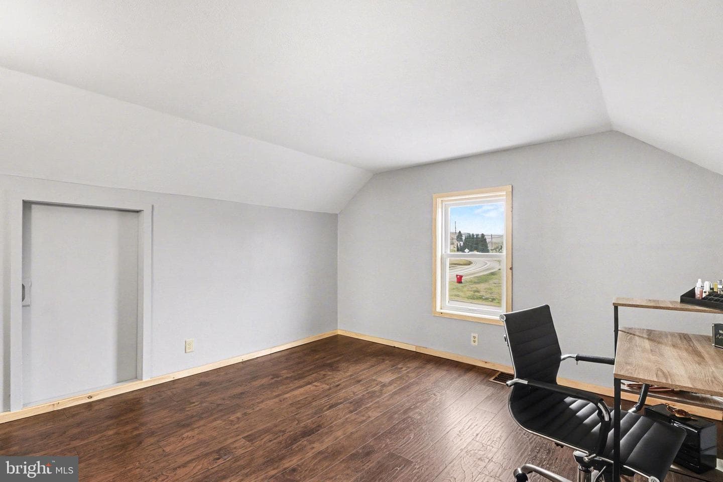 7 Strohm Road photo 21