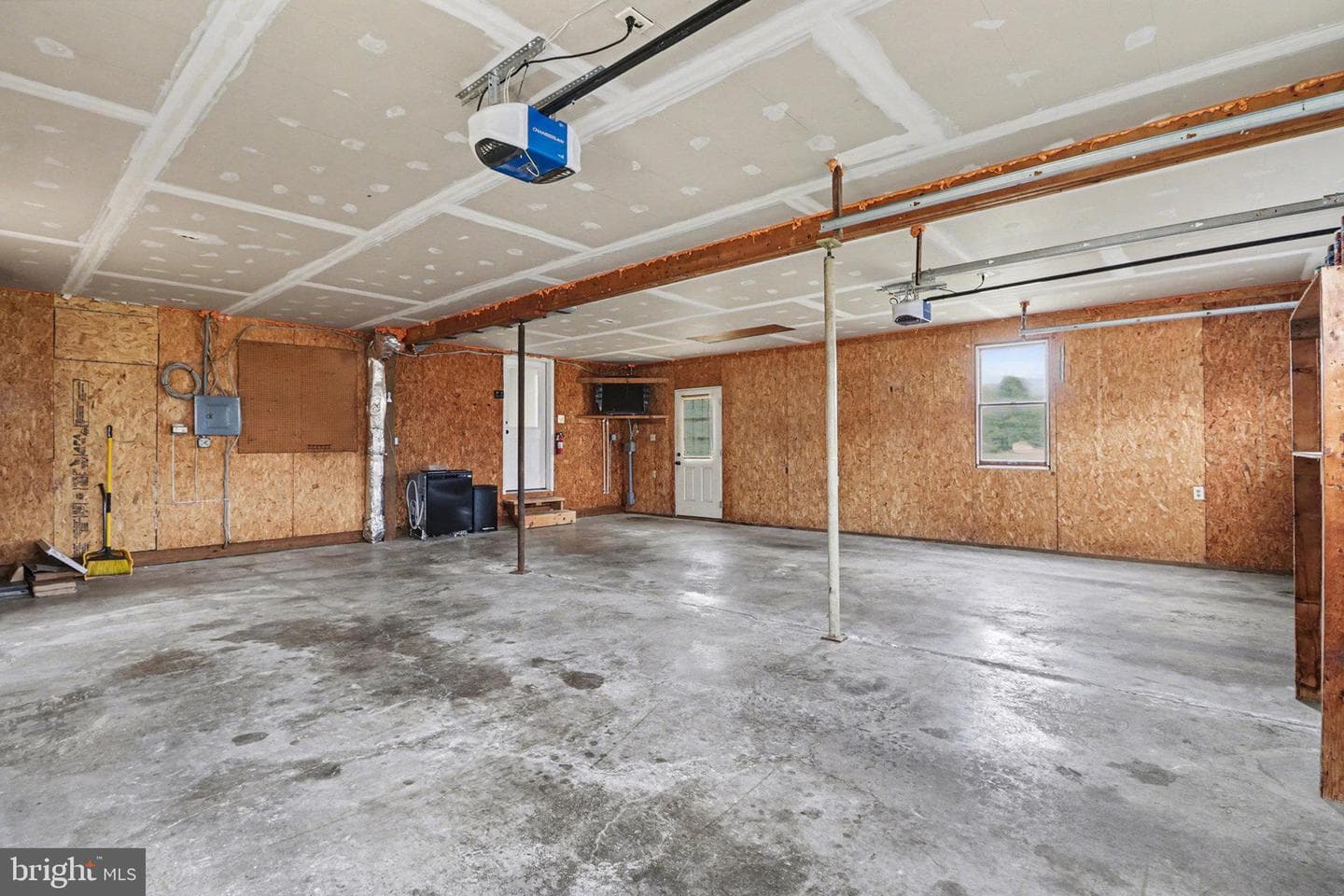 7 Strohm Road photo 29