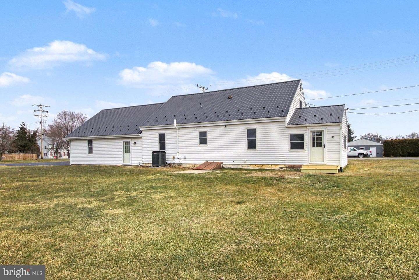 7 Strohm Road photo 32