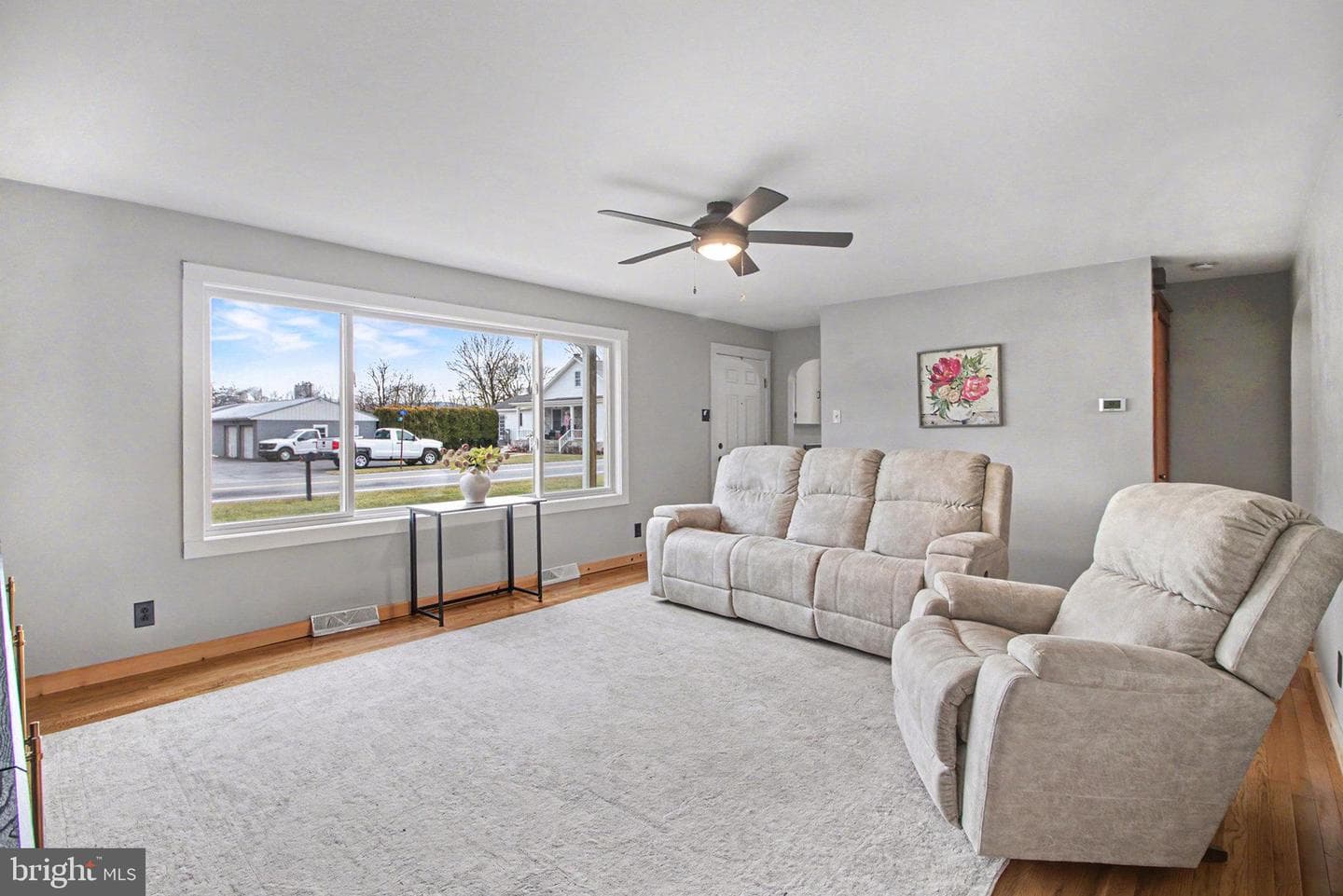 7 Strohm Road photo 4