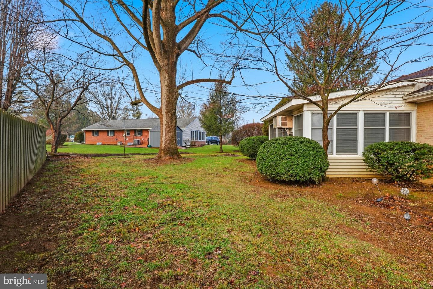 714 Noble Blvd photo 43
