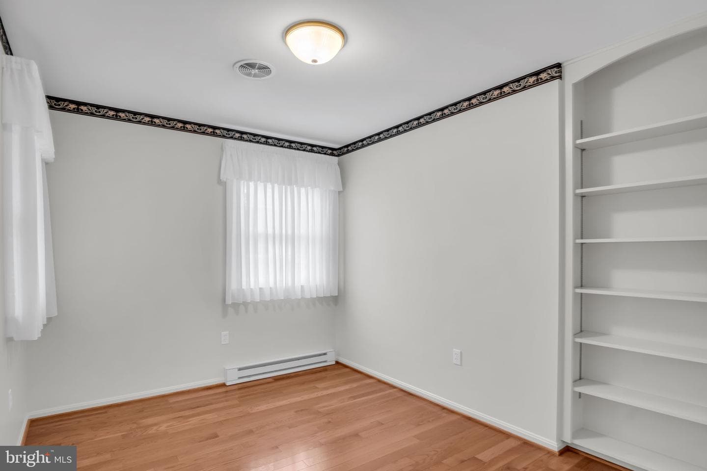 705 Sutton Drive photo 10