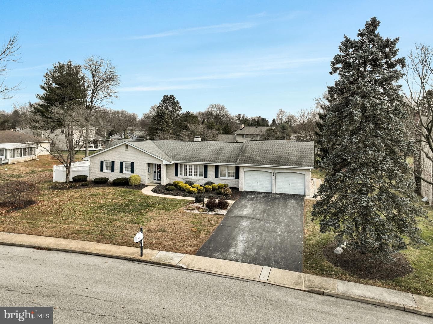 705 Sutton Drive photo 4