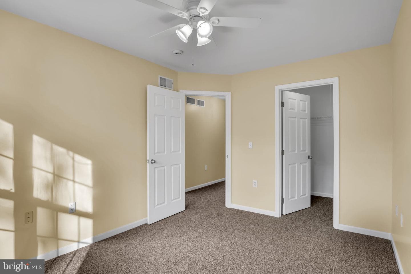 16 Courtyard Drive photo 17
