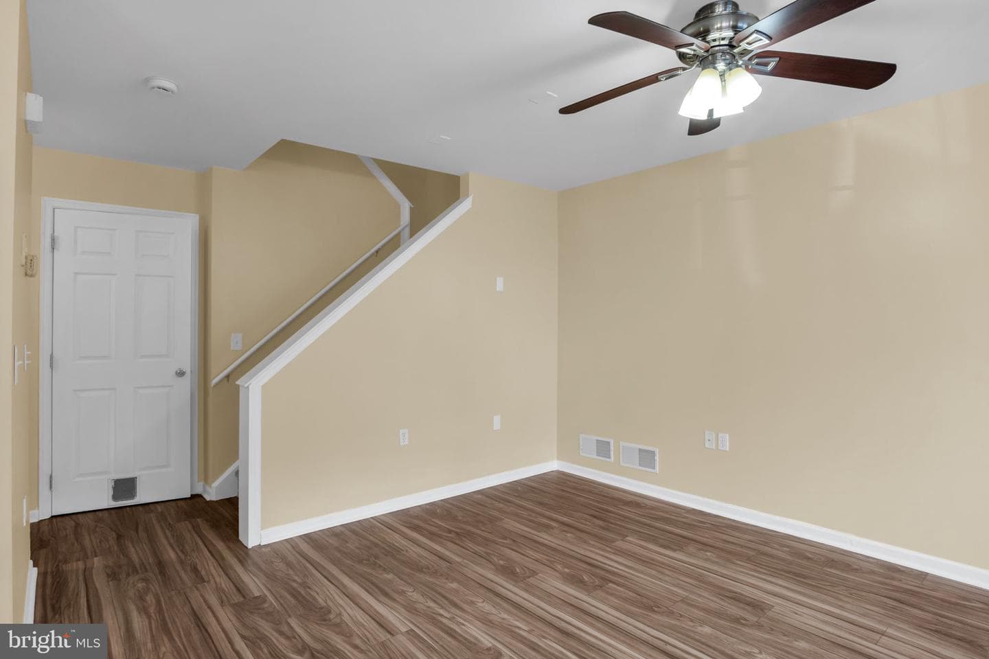 16 Courtyard Drive photo 7