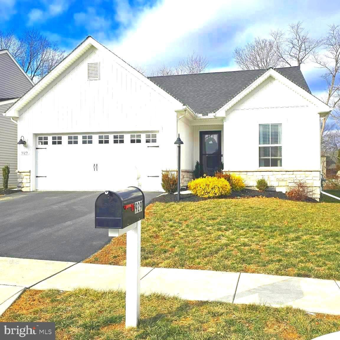 929 W North Street photo 1