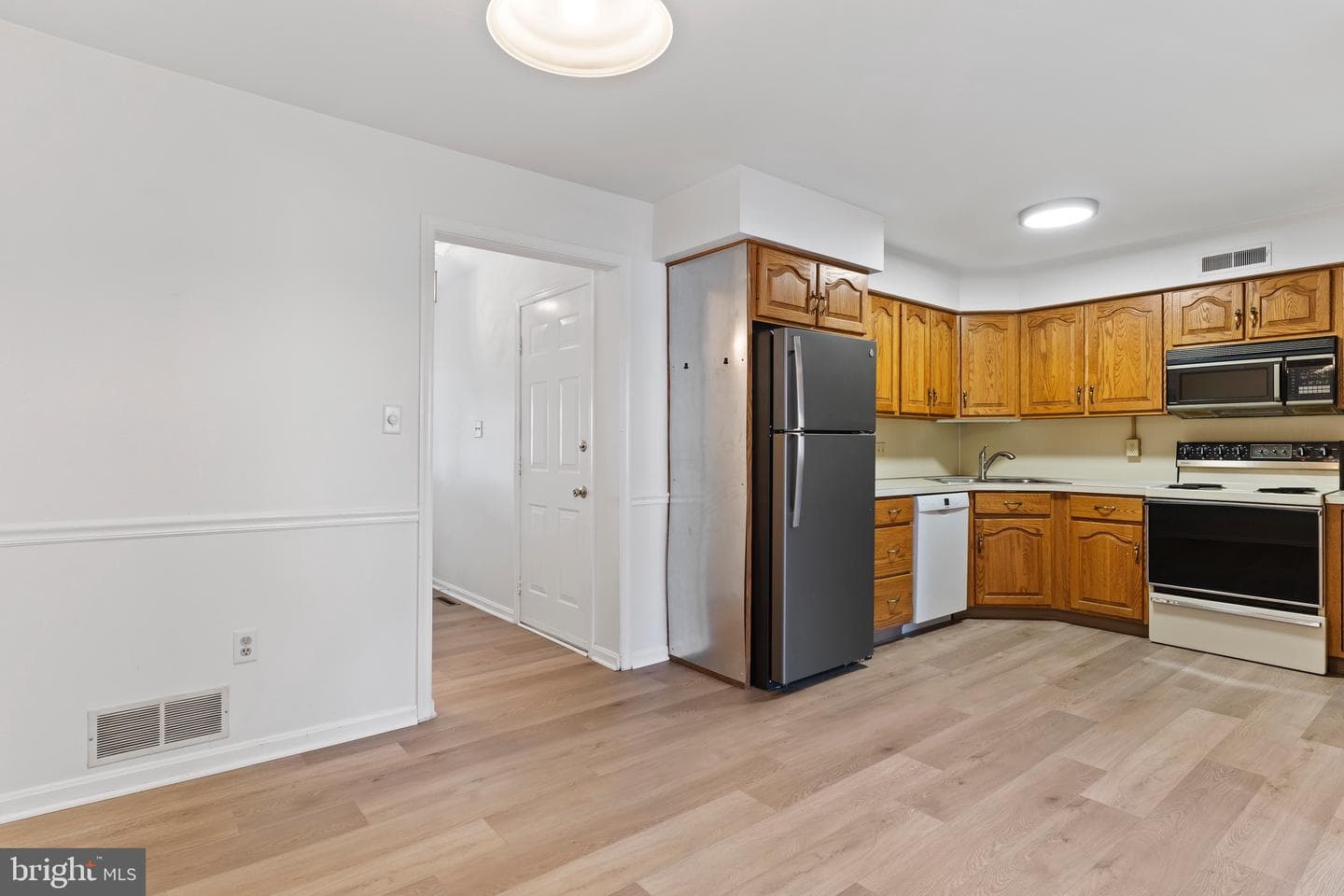 3439 Green Street photo 8