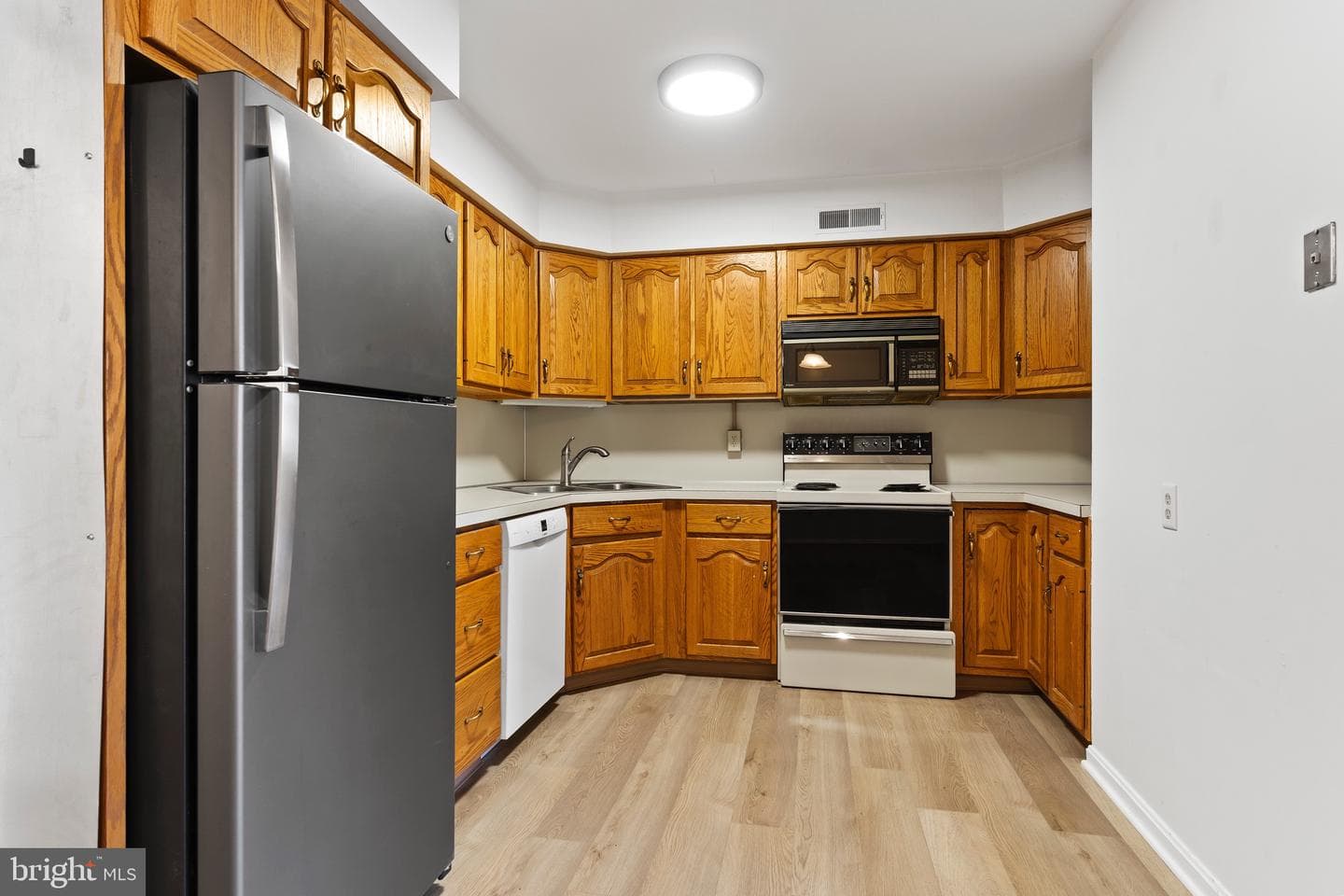 3439 Green Street photo 9