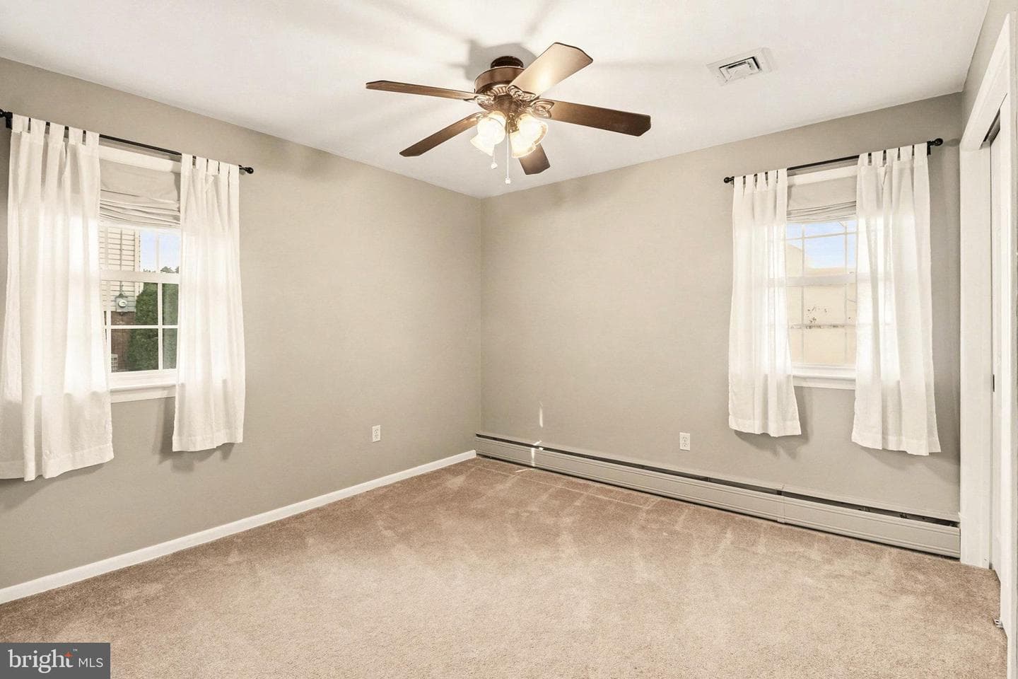 14 Greenway Drive photo 16