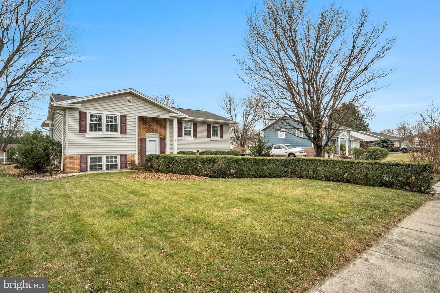 1510 Hemlock Avenue photo 2