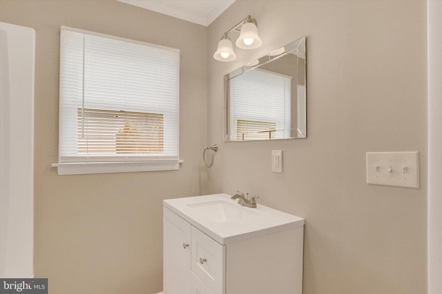 16 Essex Road photo 19