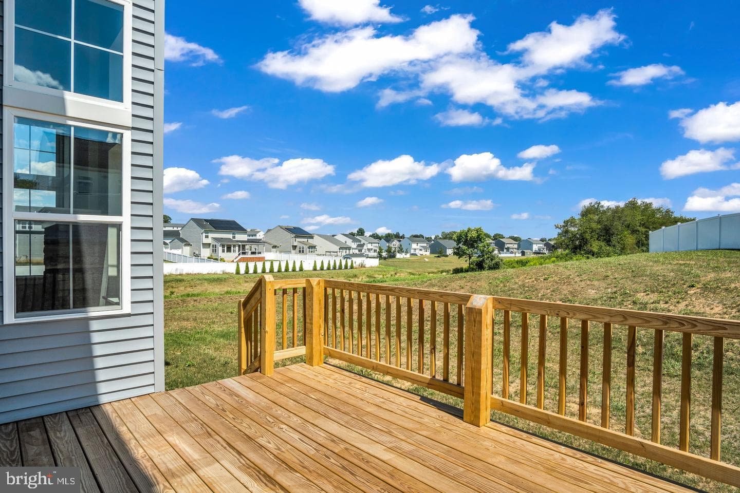 891 Ashfield Drive photo 3