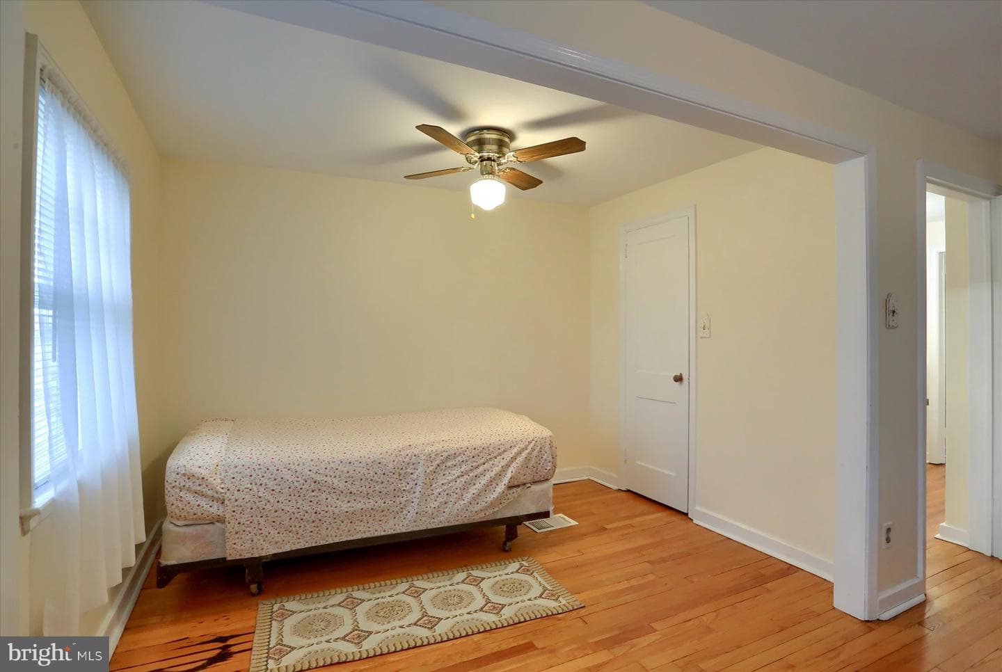 257 W Willow Street photo 14