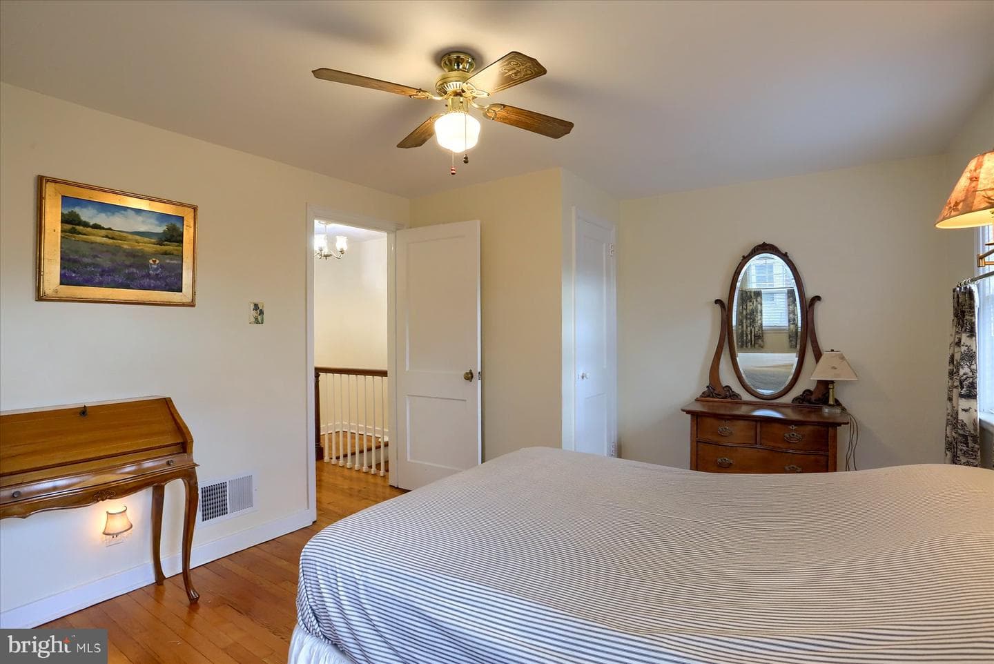 257 W Willow Street photo 20