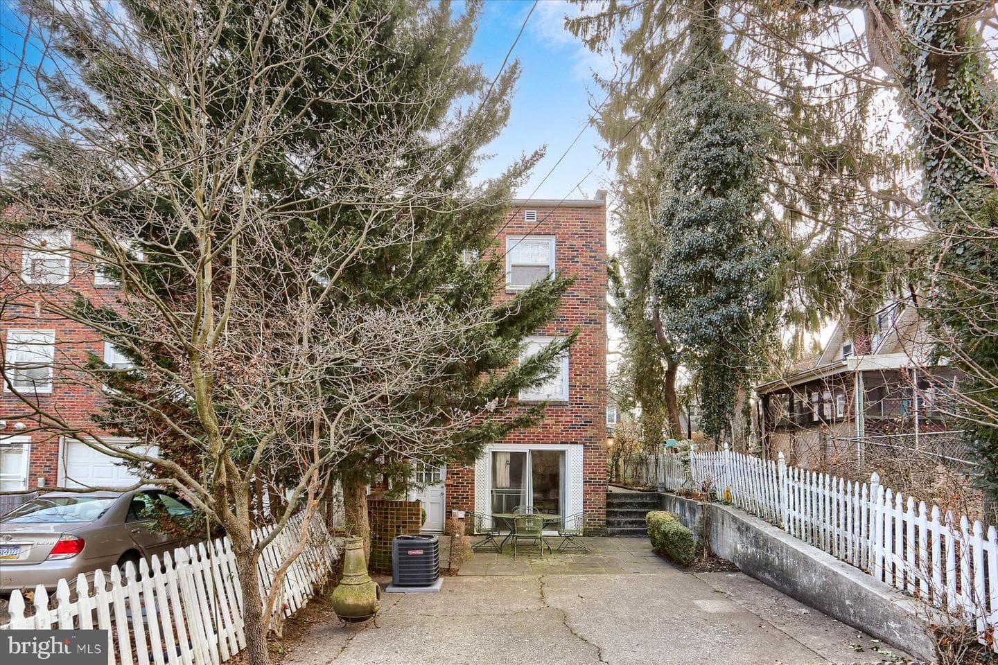 257 W Willow Street photo 33