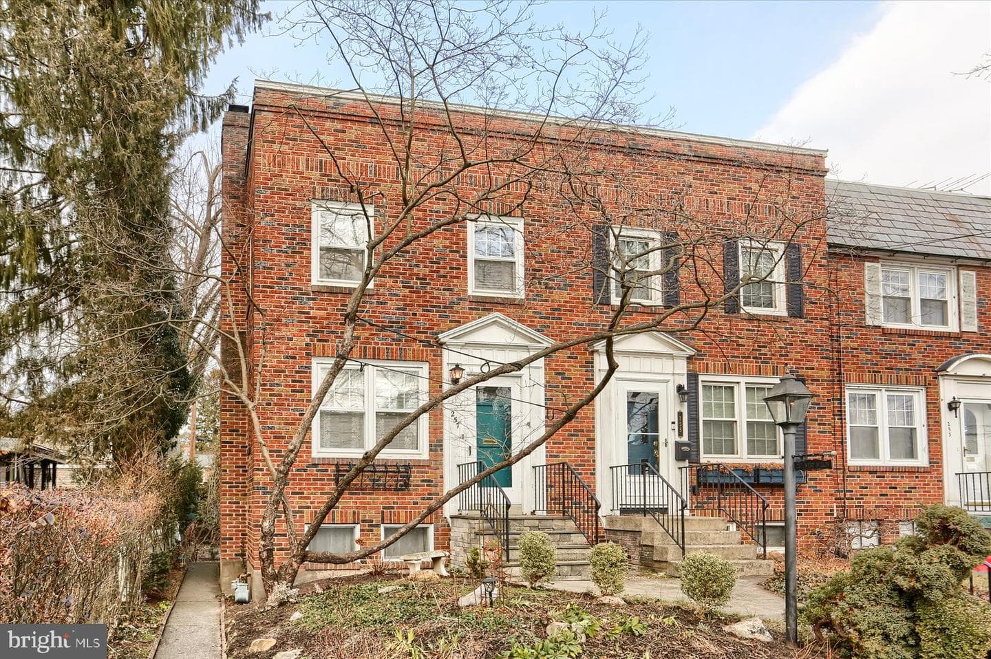 257 W Willow Street photo 5