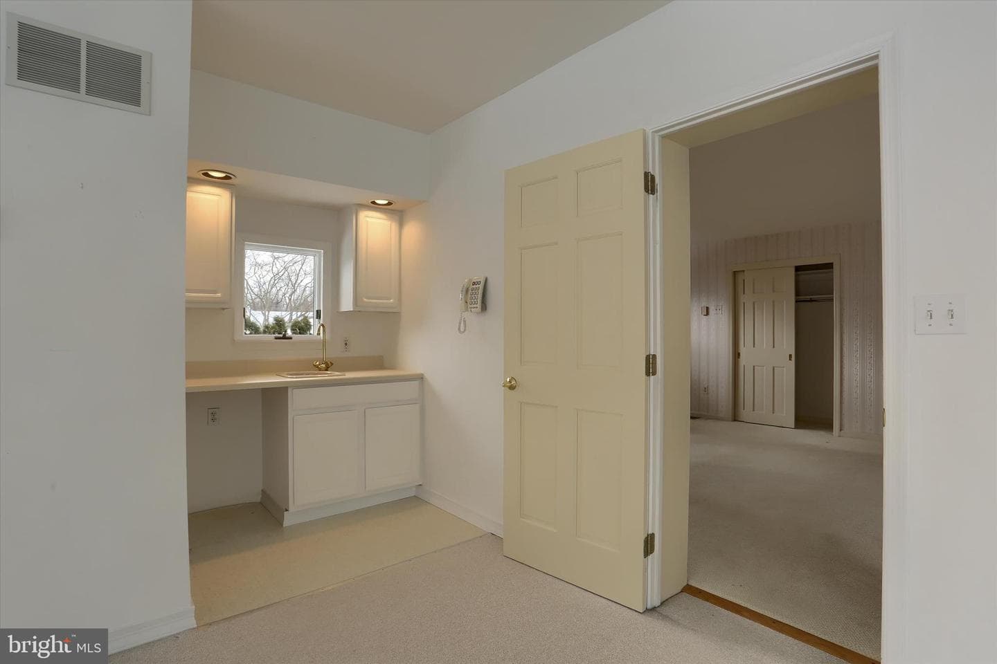 864 Hilltop Road photo 17